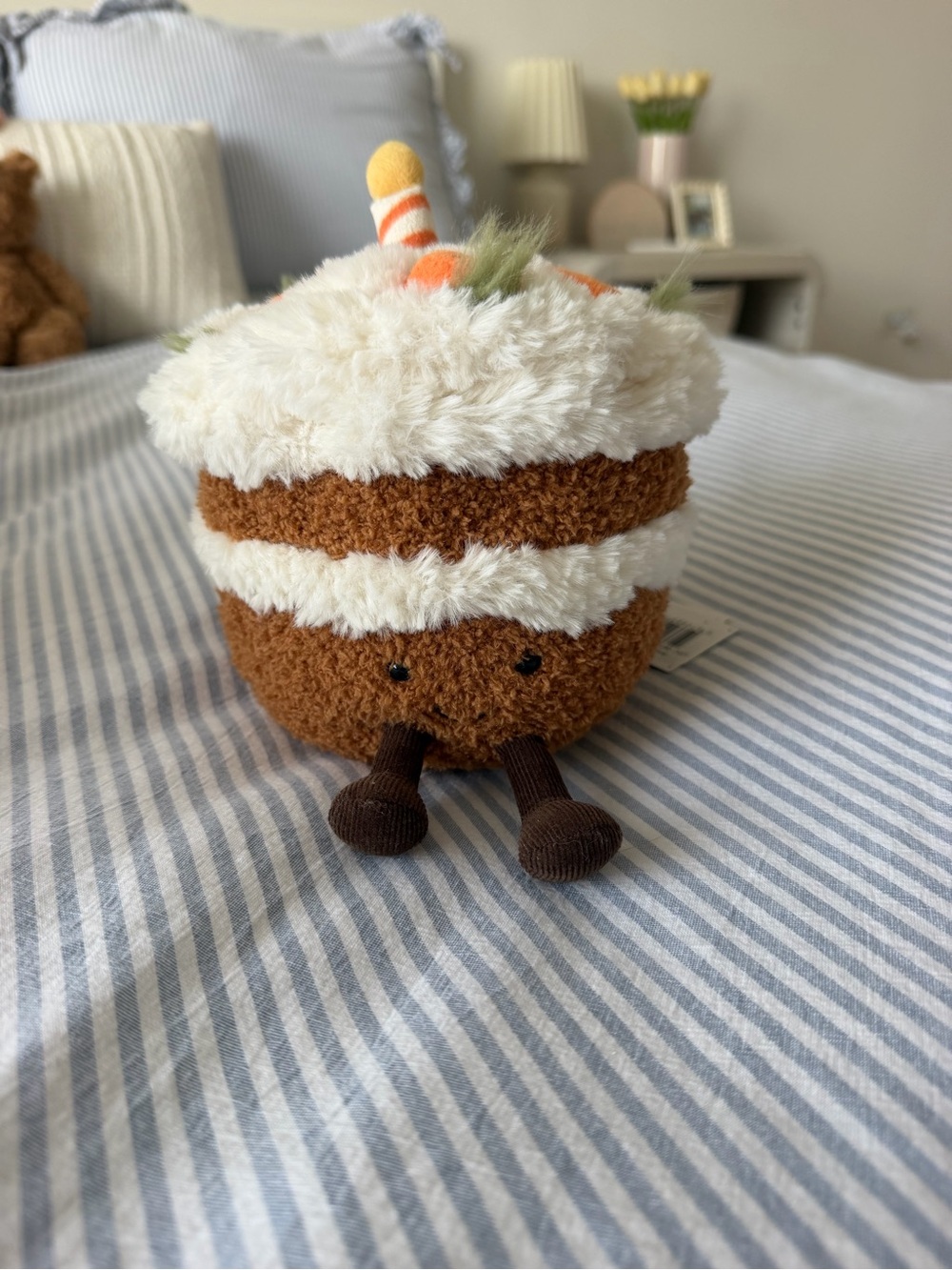 Jellycat Amusables Carrot Cake - Picture 5 of 9